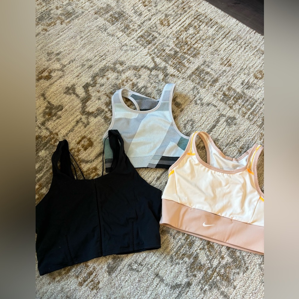 Nike workout tank bundle